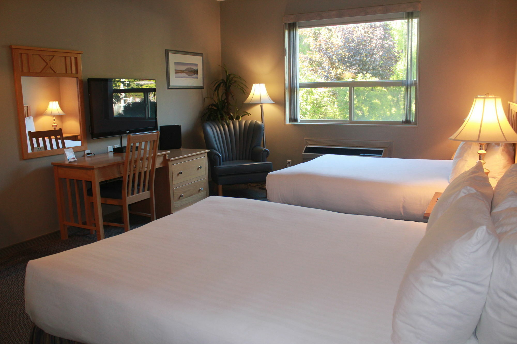 Hilltop Inn - Salmon Arm Eksteriør bilde