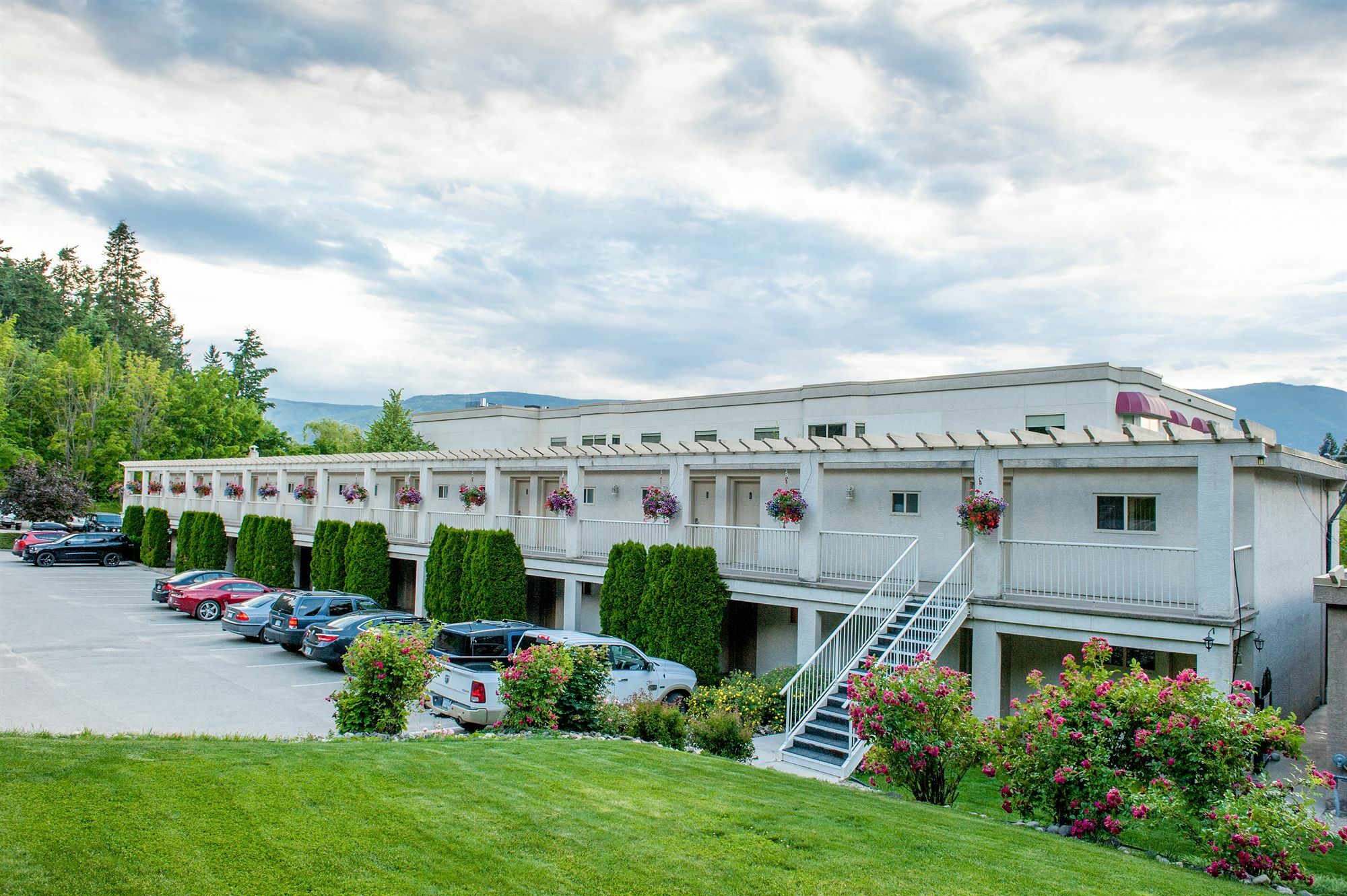 Hilltop Inn - Salmon Arm Eksteriør bilde