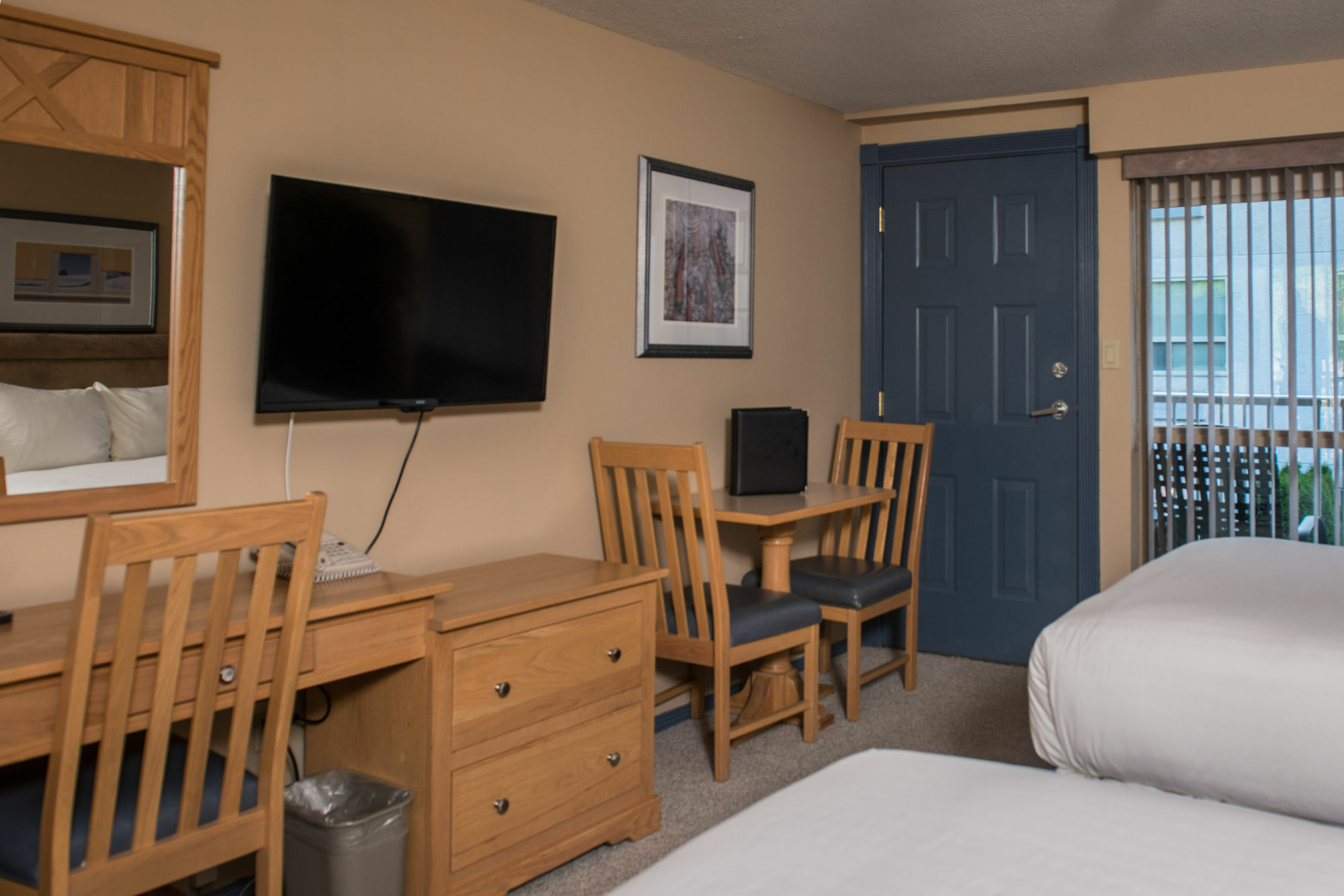 Hilltop Inn - Salmon Arm Eksteriør bilde