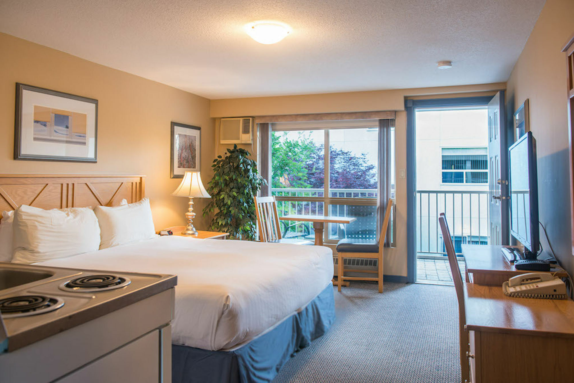 Hilltop Inn - Salmon Arm Eksteriør bilde