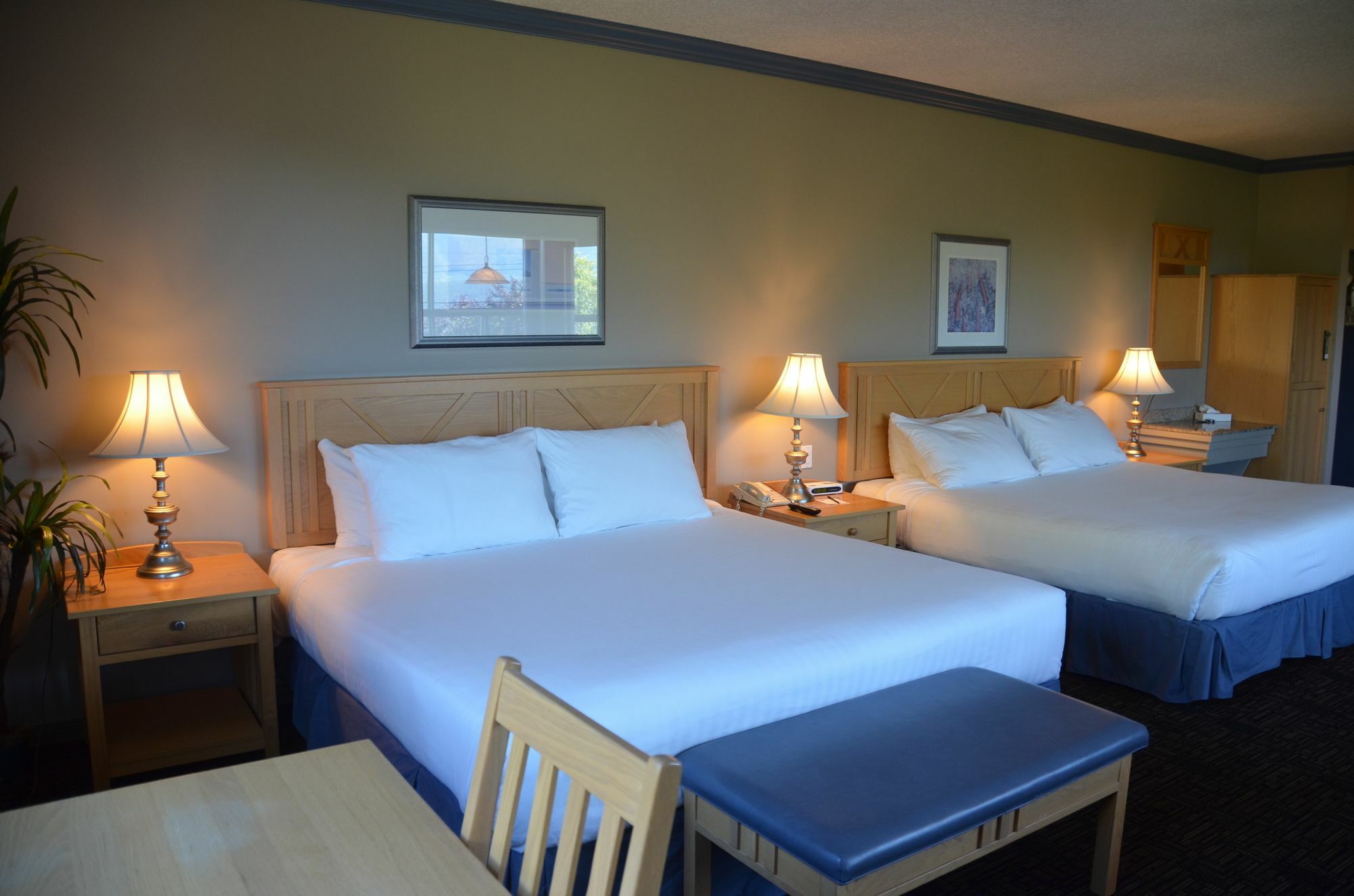 Hilltop Inn - Salmon Arm Eksteriør bilde
