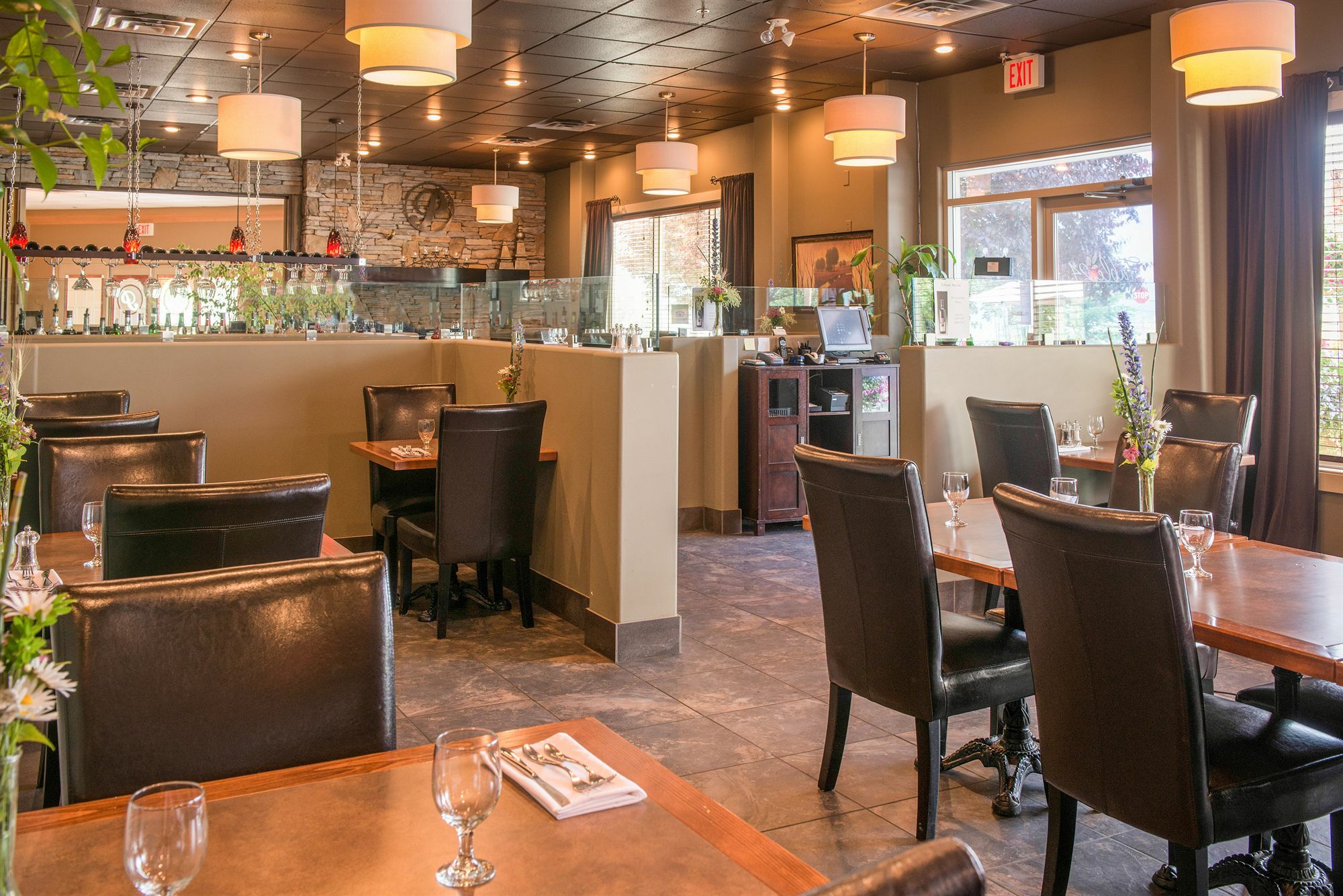 Hilltop Inn - Salmon Arm Eksteriør bilde