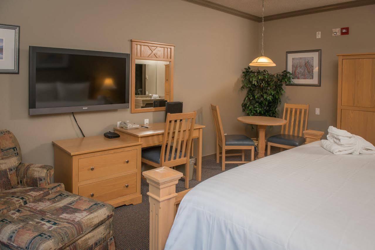Hilltop Inn - Salmon Arm Eksteriør bilde